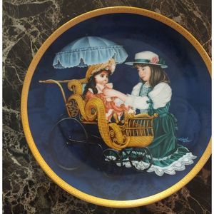 🦩The Hamilton collection Jocelyn Jeanette porcelain plate by Karen Nole